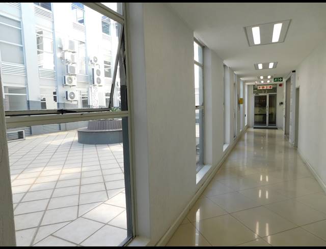 91M² OFFICE TO LET IN CRAIGHALL